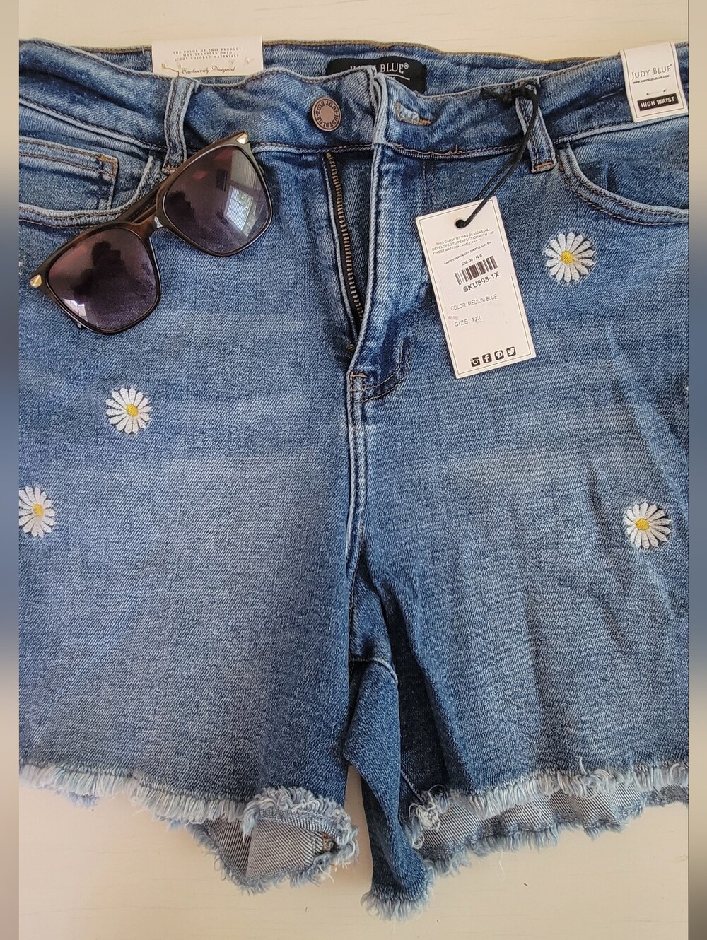 Judy Blue High Waste Embrodered Short - Picture 3 of 7